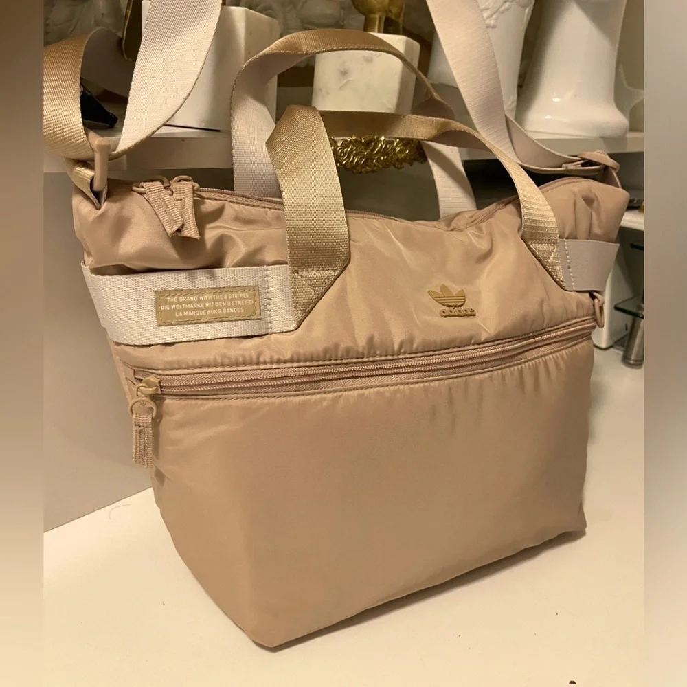 adidas Originals Puffer Shopper Tote bag in great condition.Peach color